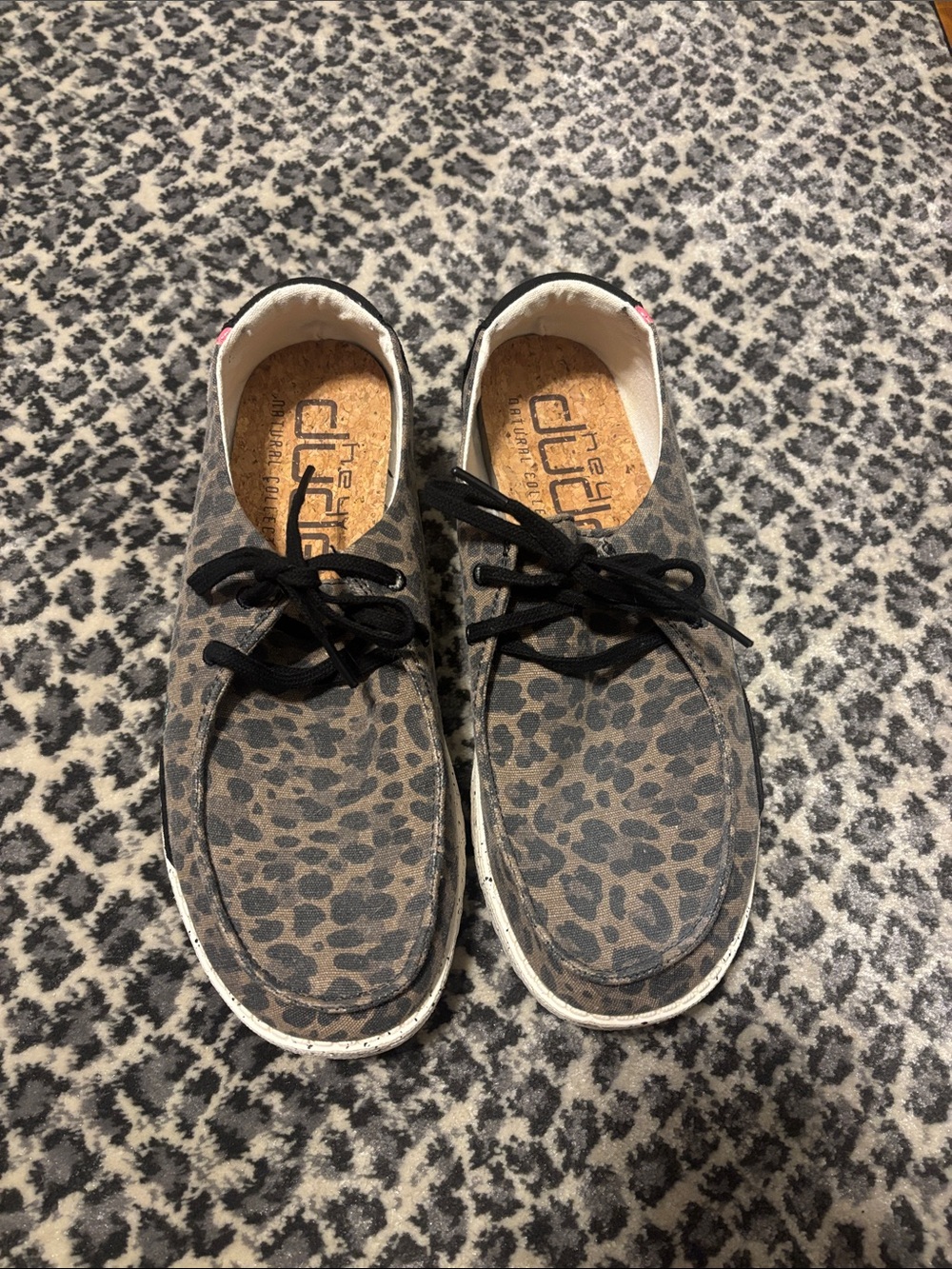 Hey Dude Womens 8 Leopard Print Wendy Sneakers